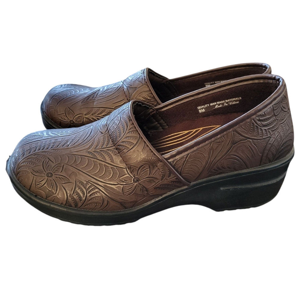 easy works by easy street womens size 8M brown tooled floral leather clogs